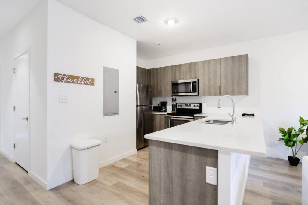Fantastic Townhouse 15Minutes From The Beach Miami Exterior foto